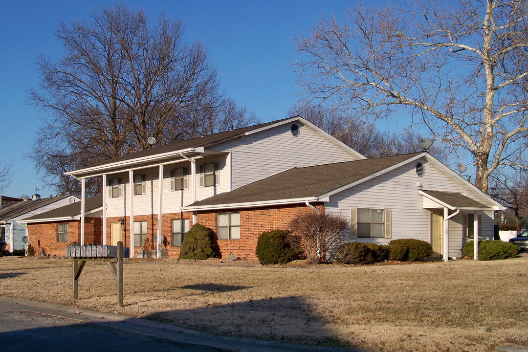 2700 Center Street in Granite City, IL - Foto de edificio