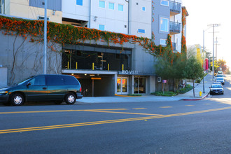 Rio Vista Apartments in Los Angeles, CA - Foto de edificio - Building Photo