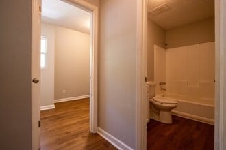 205 Rustwood Dr in Athens, GA - Foto de edificio - Building Photo