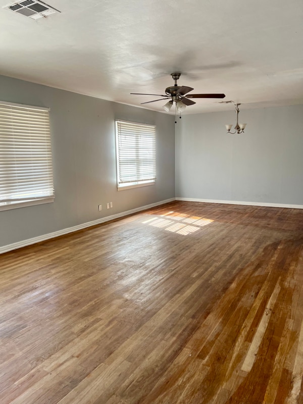 901 Avenue C in Valley Mills, TX - Foto de edificio - Building Photo