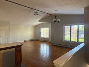 35 Husson Ave, Unit #1 in Bangor, ME - Building Photo - Building Photo