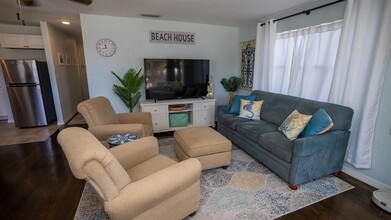 321 Seaview Ave in Daytona Beach, FL - Building Photo - Building Photo