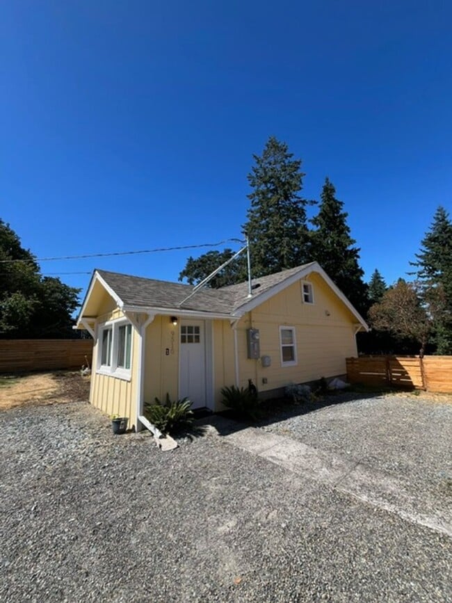 property at 9510 Farwest Dr SW
