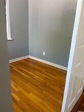 25-12 14th Pl-Unit -1 in Queens, NY - Foto de edificio - Building Photo