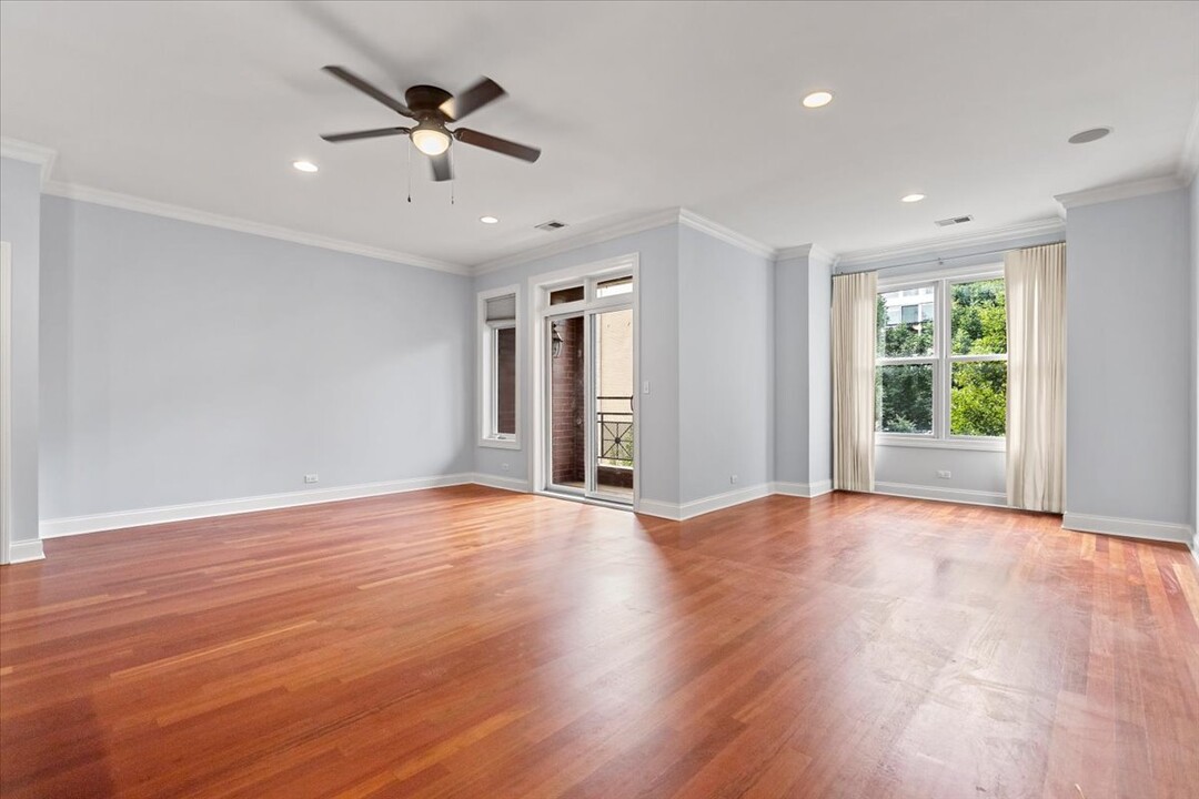 2118 W Rice St, Unit 3 in Chicago, IL - Foto de edificio