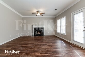 2190 Sugarbirch Dr in Lawrenceville, GA - Foto de edificio - Building Photo