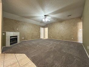 5816 96th St in Lubbock, TX - Foto de edificio - Building Photo