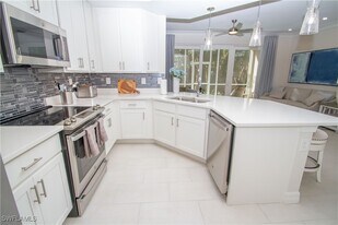 232 Indies Dr E in Naples, FL - Building Photo