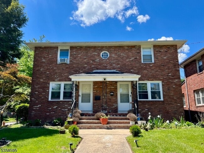 property at 201 E 9th St