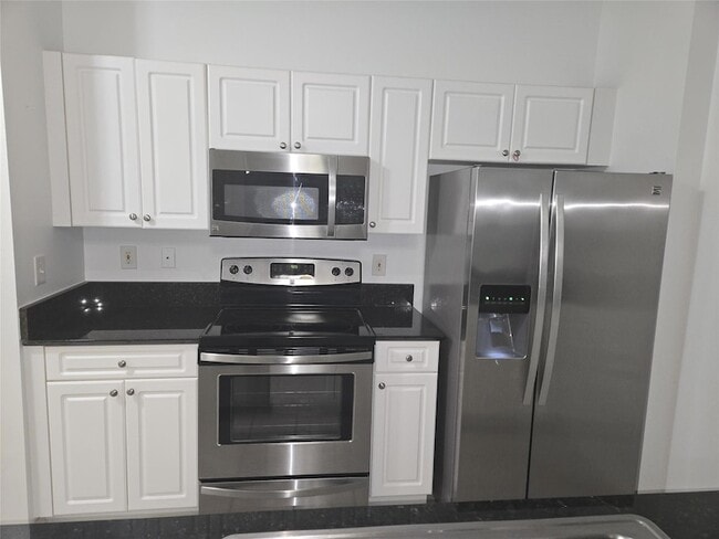 651 Okeechobee Blvd, Unit 1106 in West Palm Beach, FL - Building Photo - Building Photo