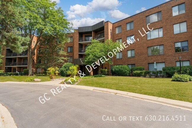 property at 950 E Wilmette Rd
