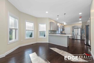62 Bradbury Ave, Unit 1 in Medford, MA - Building Photo - Building Photo