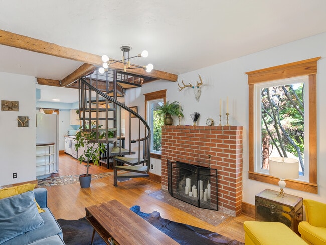 property at 7235 NE Mallory Ave