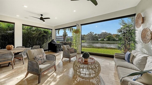 8137 Gabanna Dr, Unit Unit 2 in Sarasota, FL - Foto de edificio - Building Photo