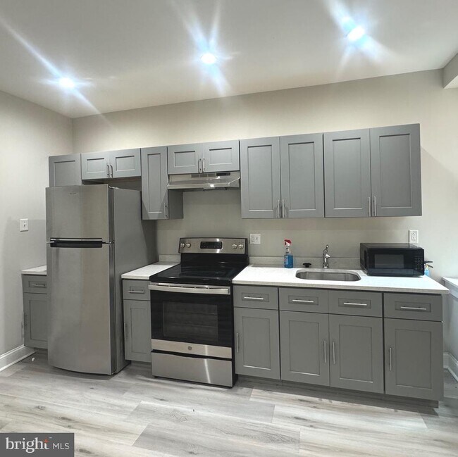 3857 N Broad St in Philadelphia, PA - Building Photo - Building Photo