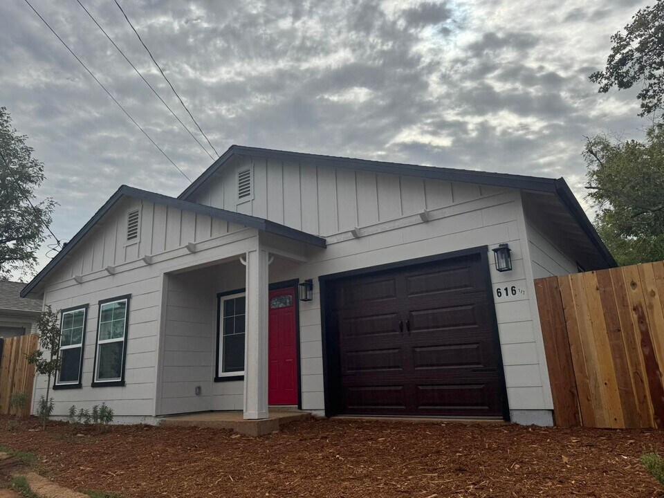 616 Mormon St in Folsom, CA - Building Photo