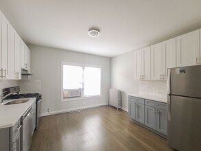 5137 N Wolcott Ave, Unit 3 in Chicago, IL - Building Photo - Building Photo