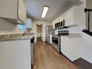 1503 Pencross Ln in Greenwood, IN - Foto de edificio - Building Photo