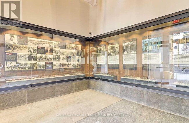 426-1426 University Ave in Toronto, ON - Building Photo - Building Photo