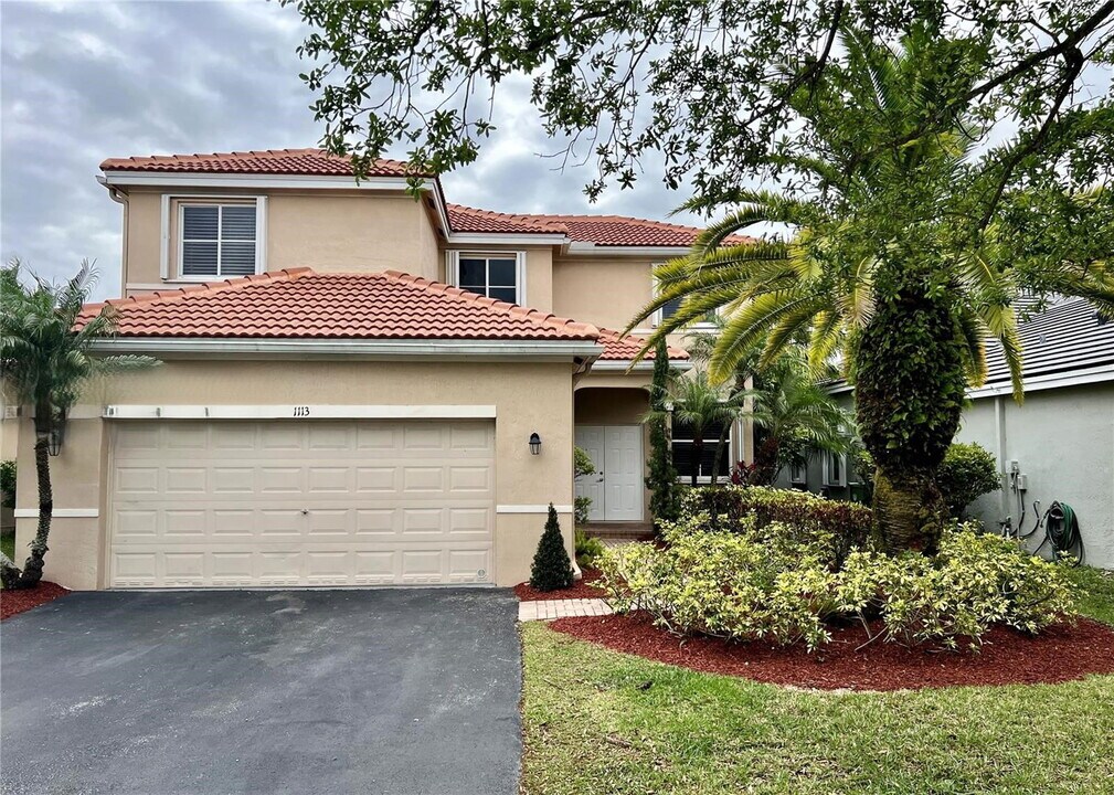 1113 Tupelo Way in Weston, FL - Building Photo