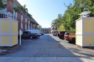 2424 SE 17th St, Unit B103 in Fort Lauderdale, FL - Building Photo - Building Photo
