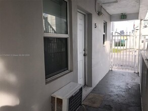 1533 NW 2nd Ave in Miami, FL - Building Photo - Building Photo