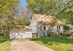 713 Maxwelton Dr in Des Moines, IA - Building Photo