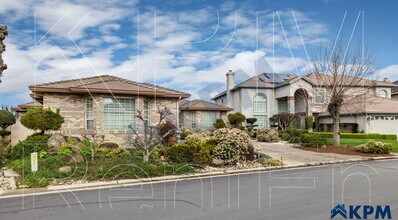 3453 Lakemist Cir in Stockton, CA - Foto de edificio - Building Photo