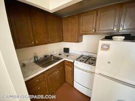381 Harvard St in Cambridge, MA - Building Photo