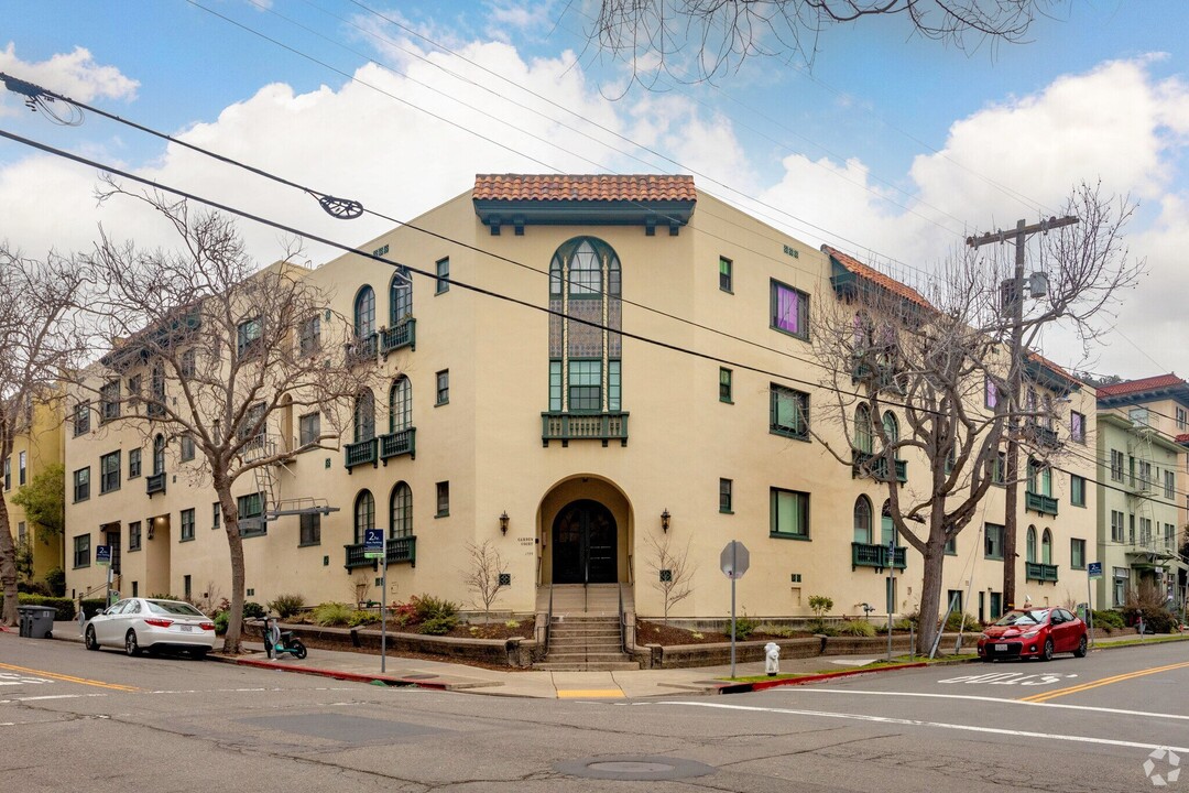 Garden Court in Berkeley, CA - Foto de edificio