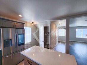 3427 Harris Rd SE in Port Orchard, WA - Building Photo - Building Photo