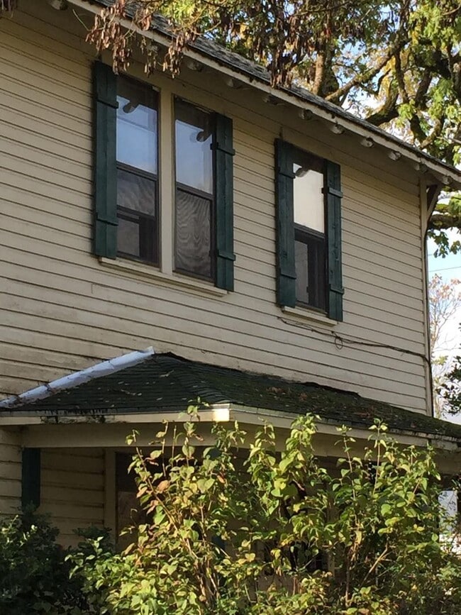 property at 303 NE D St