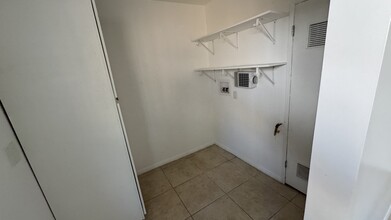 18619 Vincennes St in Northridge, CA - Building Photo - Building Photo