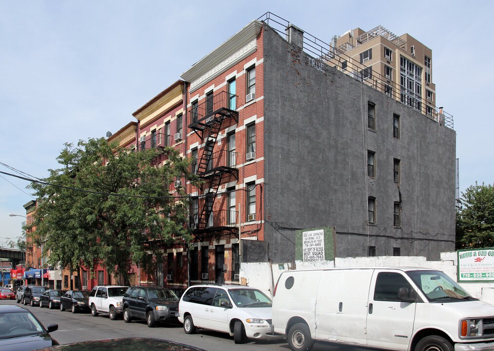 357 Linden St in Brooklyn, NY - Building Photo