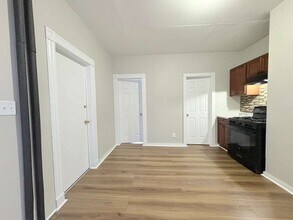 552 Dixwell Ave, Unit 1 in New Haven, CT - Building Photo - Building Photo