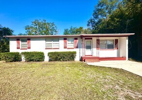 8243 Hewitt St in Jacksonville, FL - Building Photo
