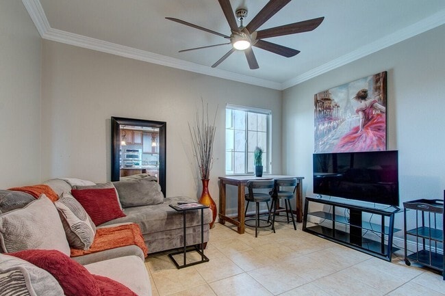 15 Via Mantova, Unit 201