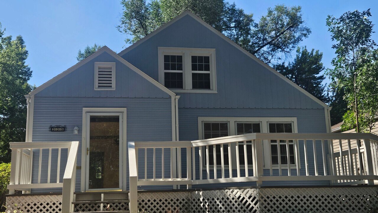 335 E Elizabeth St in Fort Collins, CO - Building Photo