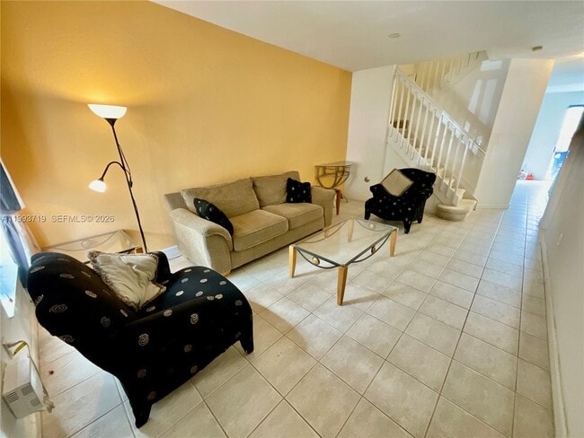 5628 NW 113th Ave in Doral, FL - Building Photo - Building Photo