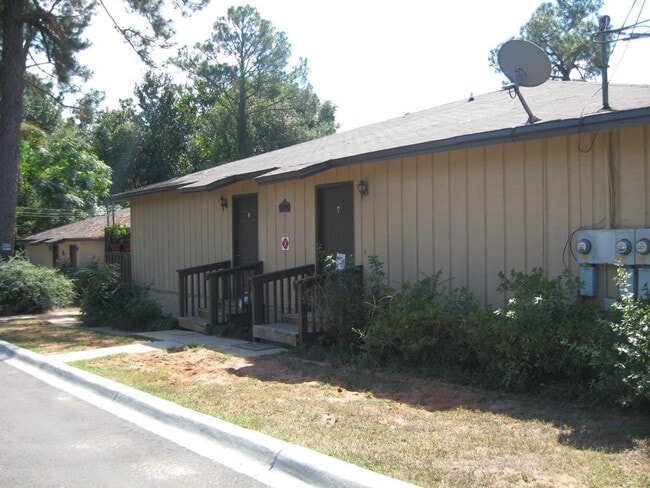 5205 Charbar Dr in Pensacola, FL - Building Photo - Building Photo