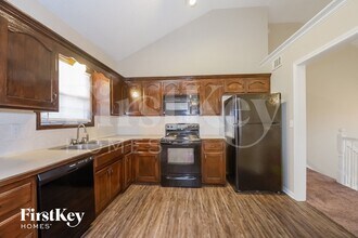 1407 Birch Dr, Unit 1 in Greenwood, MO - Building Photo - Building Photo