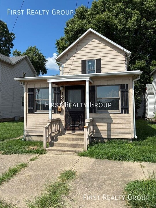 123 E 6th St in Franklin, OH - Building Photo