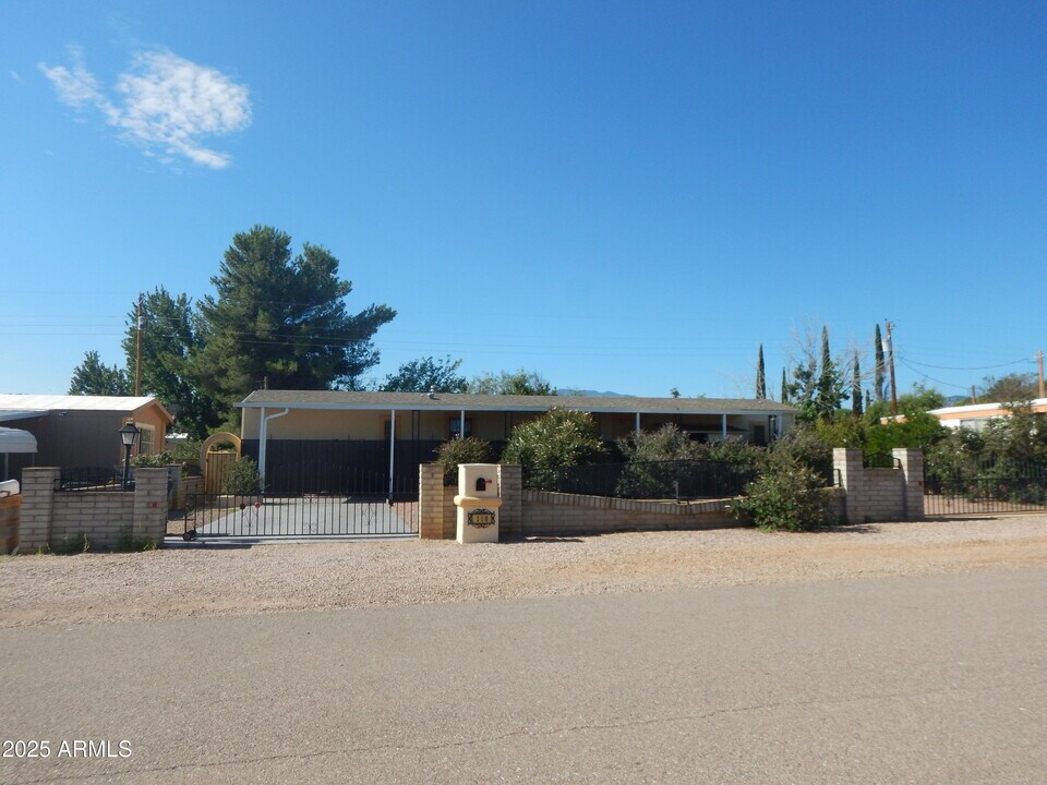 110 Valerie Ln in Sierra Vista, AZ - Building Photo