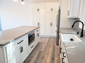 814 Clark Ave in Encinitas, CA - Building Photo - Building Photo