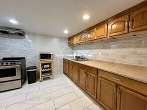 77 Fairfax St, Unit B in Somerville, MA - Building Photo - Building Photo