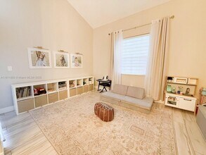 1229 NW 125th Terrace in Sunrise, FL - Building Photo - Building Photo