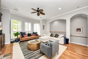 584 Bomar St in Houston, TX - Building Photo