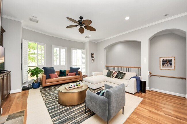 property at 584 Bomar St