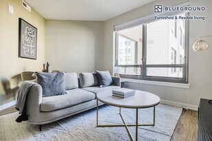 624 N Glebe Rd in Arlington, VA - Building Photo