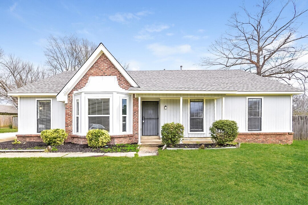 3890 Birchshade Cove in Memphis, TN - Building Photo